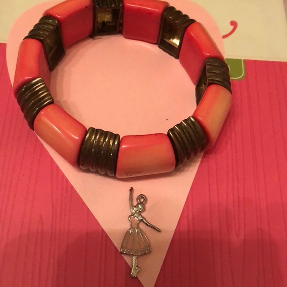 Beautiful Pink Stretchy lg Band Costume Bracelet - Picture 4 of 4